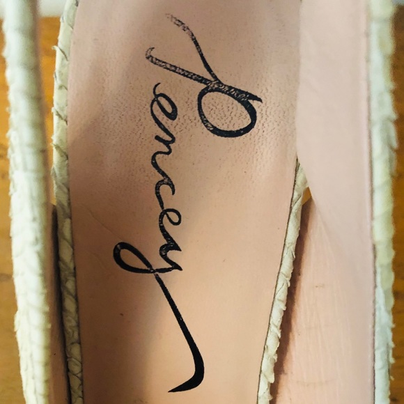 Shoes - Picture 4 of 4